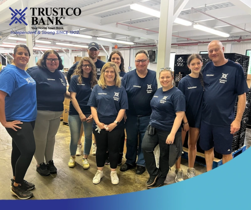 Trustco-Bank-at-the-NY-Regional-Foodbank